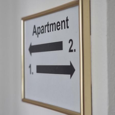 Spacious Apartment Near Hockey And Football Arena 브라티슬라바 외부 사진